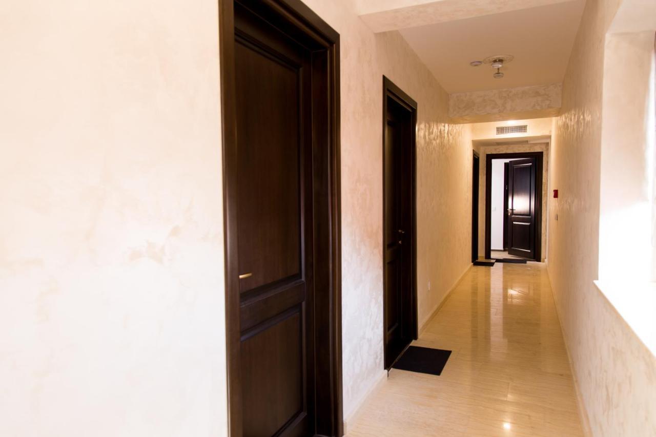 Complex Carol Ξενοδοχείο Μπουζάου Εξωτερικό φωτογραφία